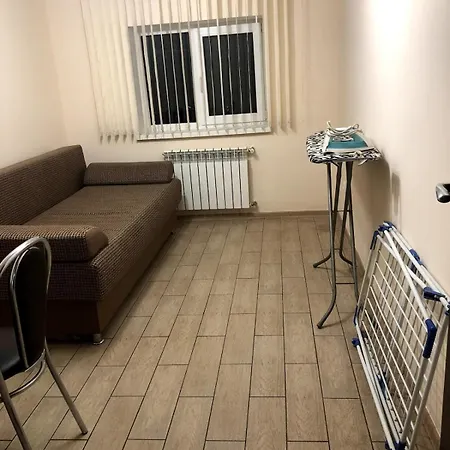 Домик С Бассейном Возле Молодой Гвардии Odesa Exterior photo