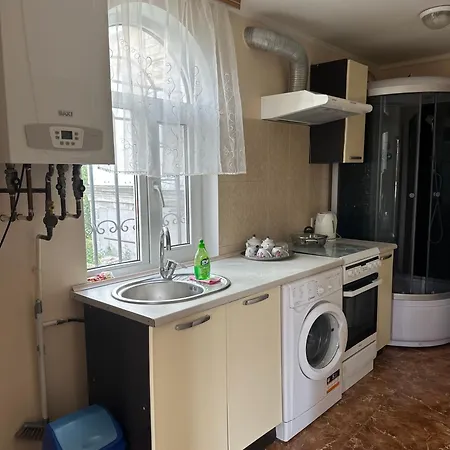Домик С Бассейном Возле Молодой Гвардии Odesa Exterior photo