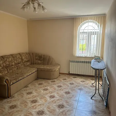 Домик С Бассейном Возле Молодой Гвардии Odesa Exterior photo