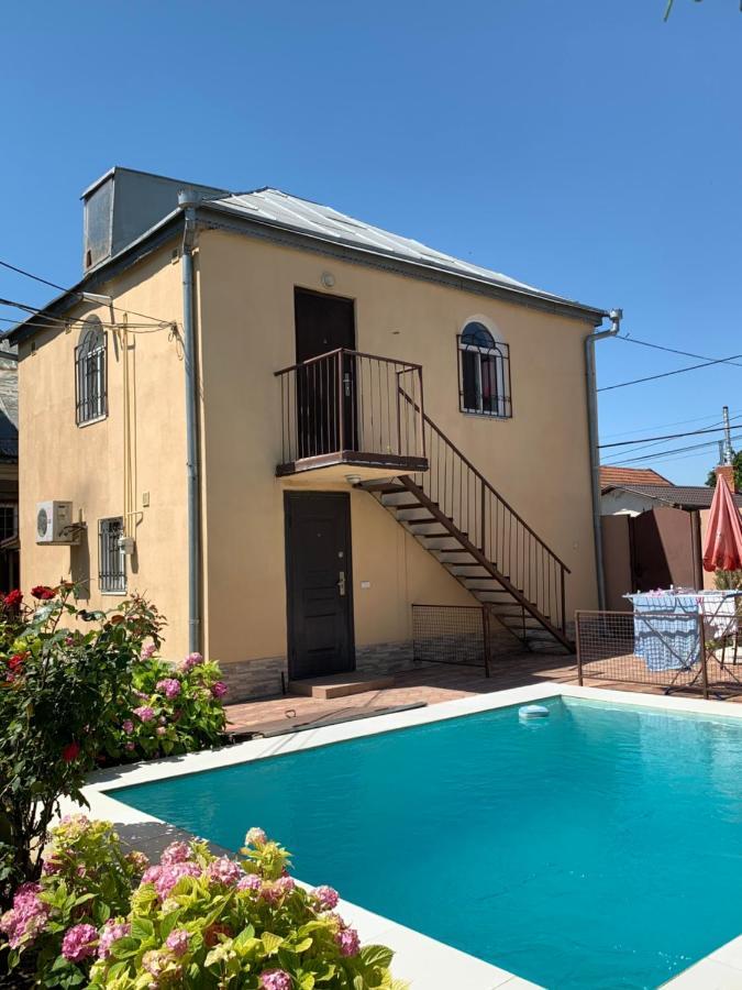 Домик С Бассейном Возле Молодой Гвардии Apartment