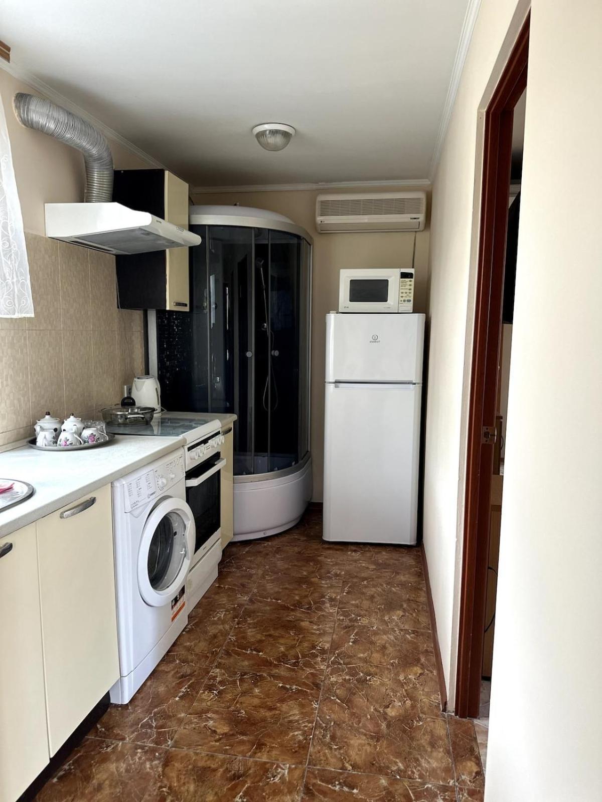Домик С Бассейном Возле Молодой Гвардии Apartment